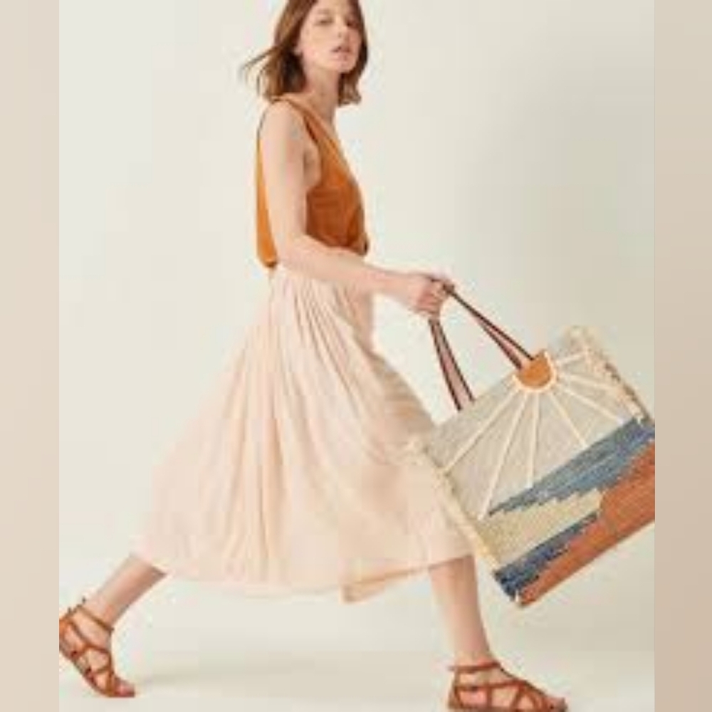 Chic Pink Midi Skirt From Sessun
